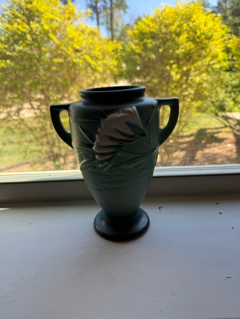 Roseville Green Feesia Art Pottery Vase - Picture 2 of 6